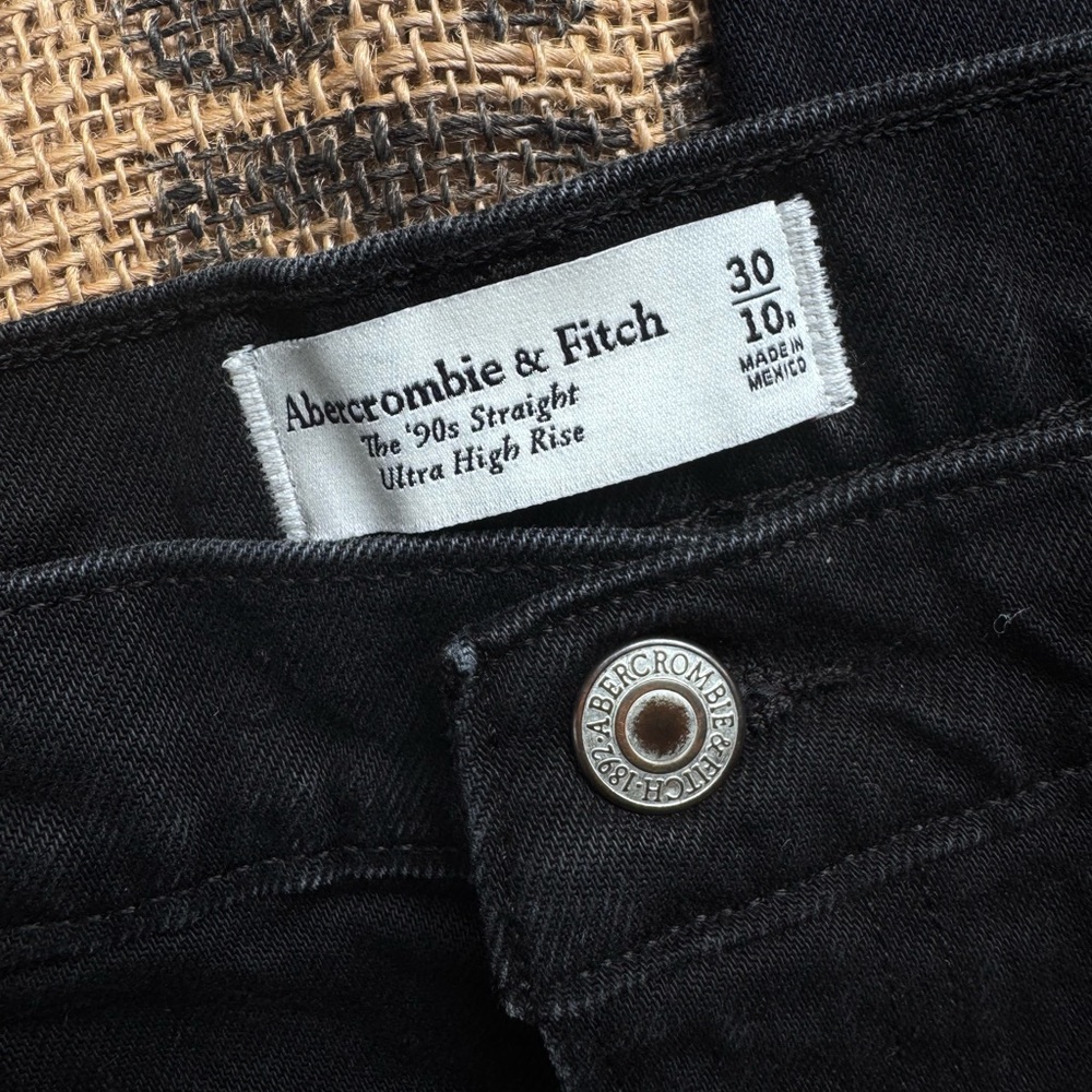 Abercrombie & Fitch 90’s Straight ultra high Rise